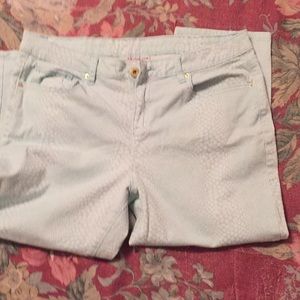 Capri pants